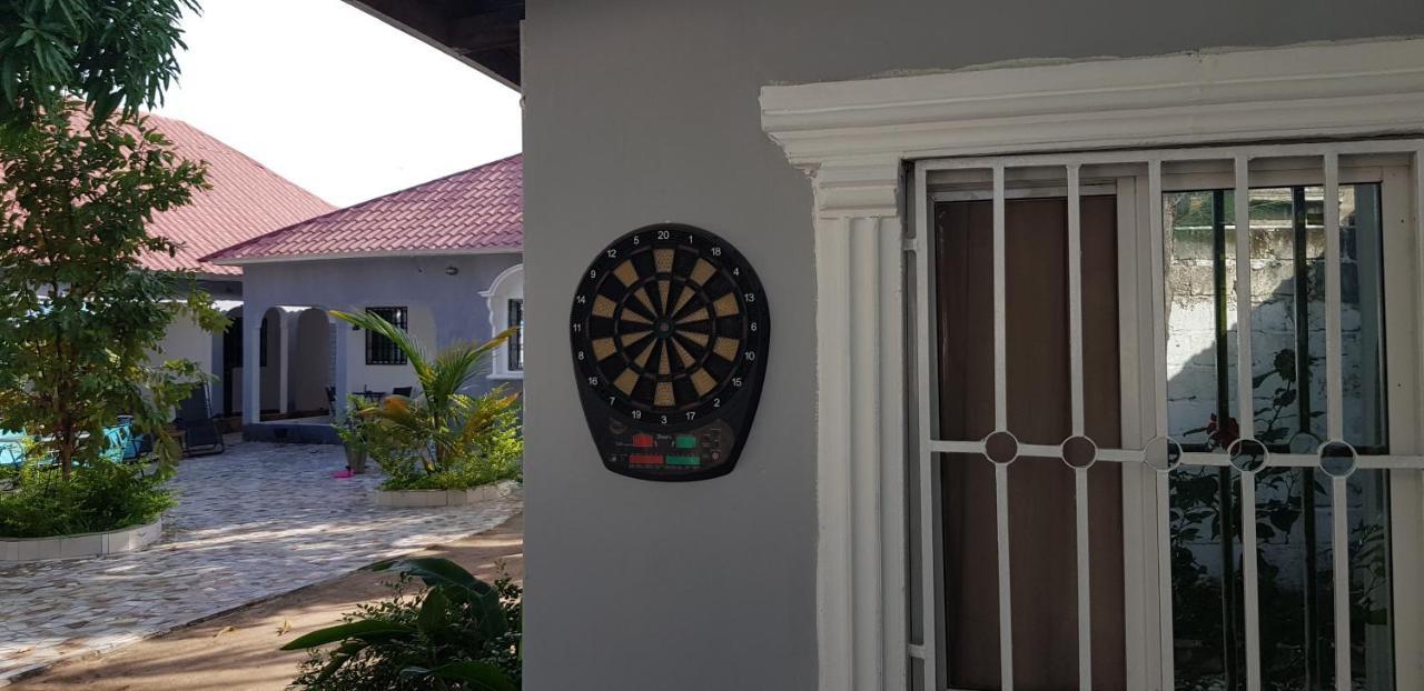 The Bb'S Apartment Brusubi Exterior photo